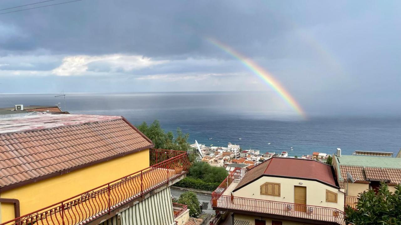 Baia Aurora Villa Letojanni Eksteriør billede